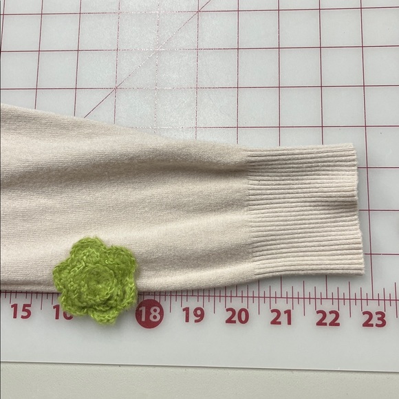 AAEDA Cottage Multi Color Crochet Flower Applique Open Front Lt Beige Cardigan L - Picture 12 of 16